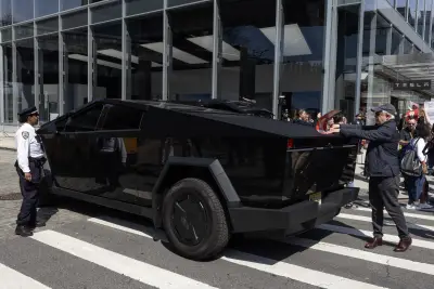 With Tesla contract under scrutiny, NY lawmakers call to fine electric carmaker for missing job benchmarks